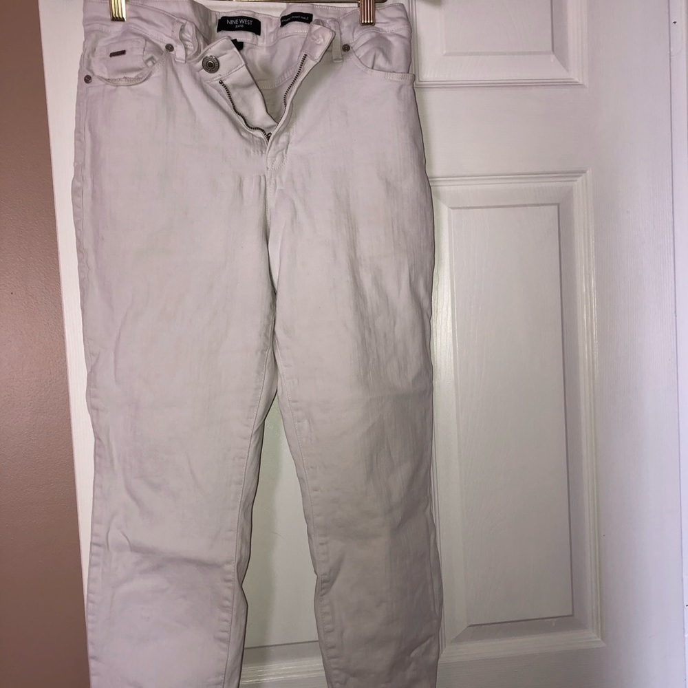 super cute white jeans
